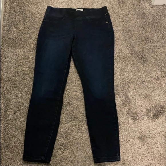Universal Thread jeans - 2 pairs - Picture 8 of 10
